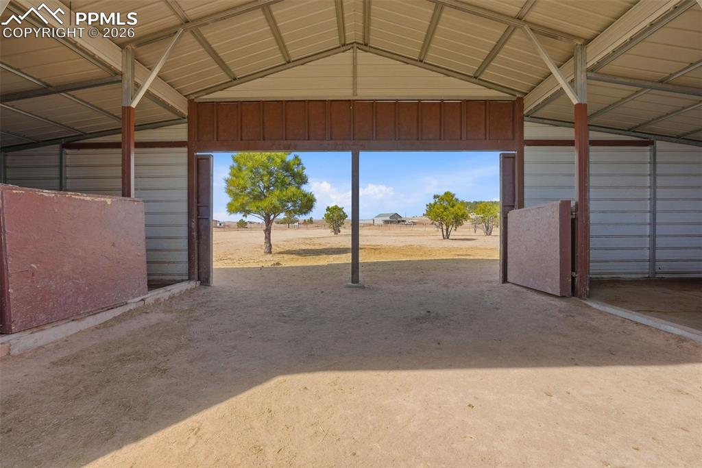 Image 29 of 46: Stable