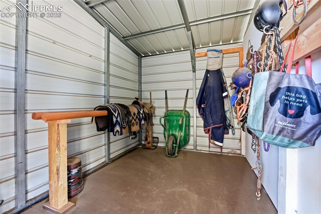 Image 31 of 46: Stable