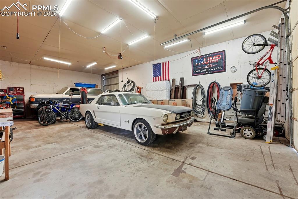 Image 36 of 46: Garage