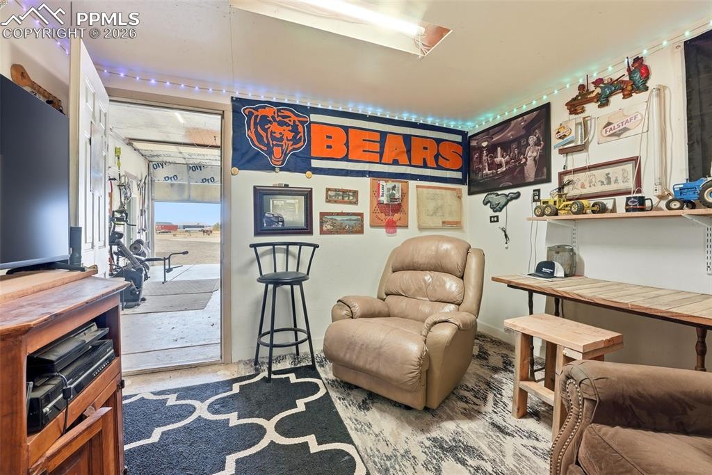 Image 37 of 46: Sitting Room