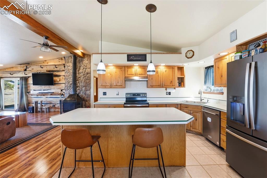 Image 6 of 46: Kitchen