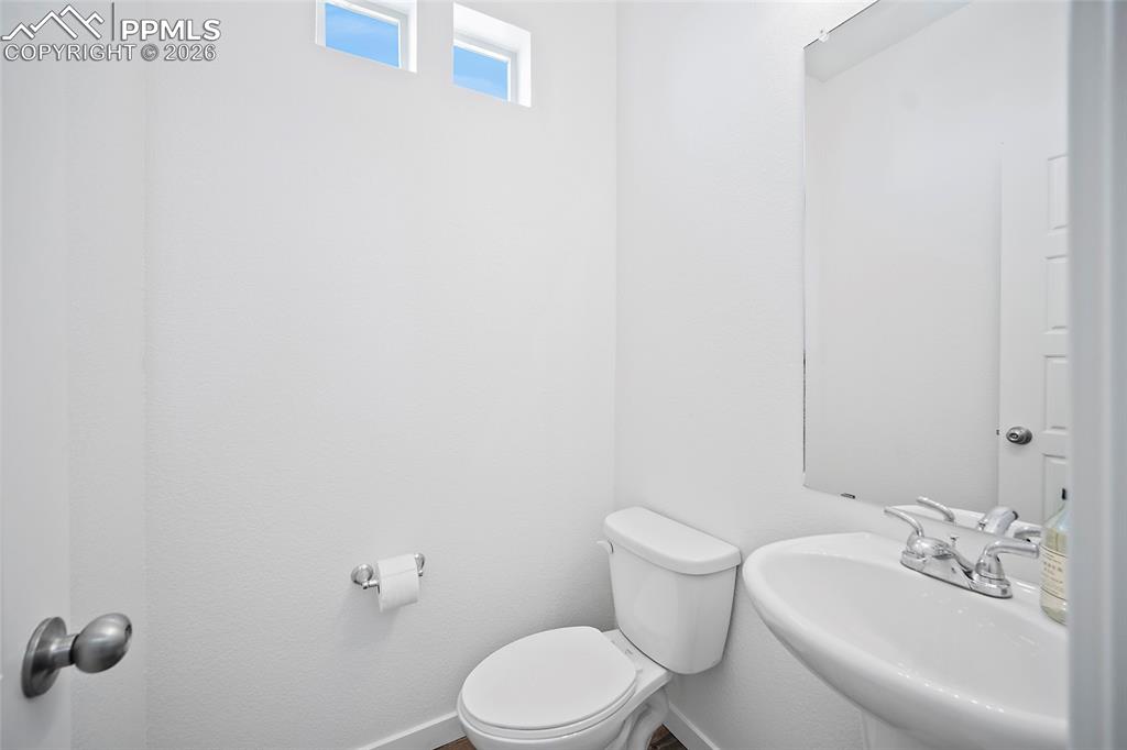 Image 21 of 45: Bathroom