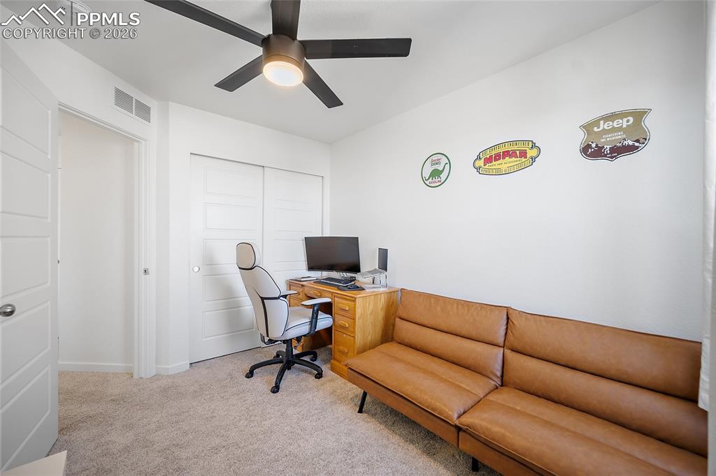 Image 31 of 45: Office