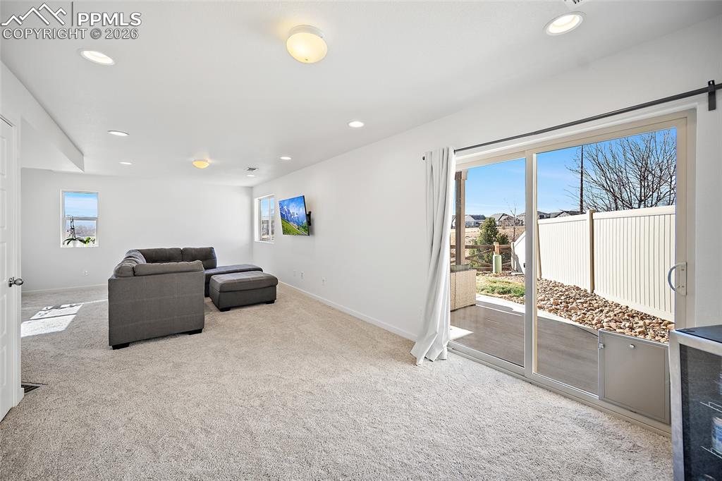 Image 38 of 45: Living Room