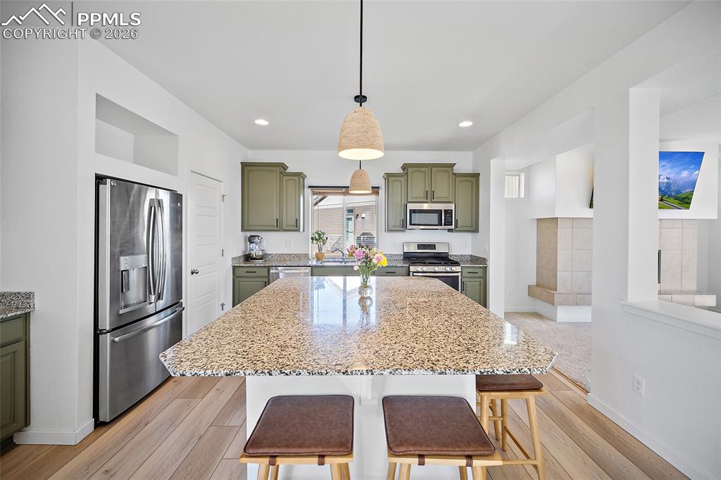 Image 7 of 45: Kitchen