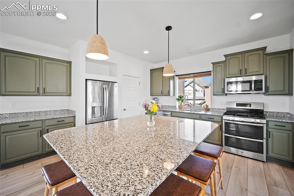 Image 8 of 45: Kitchen