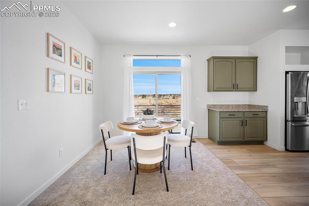 Image 9 of 45: Dining Area