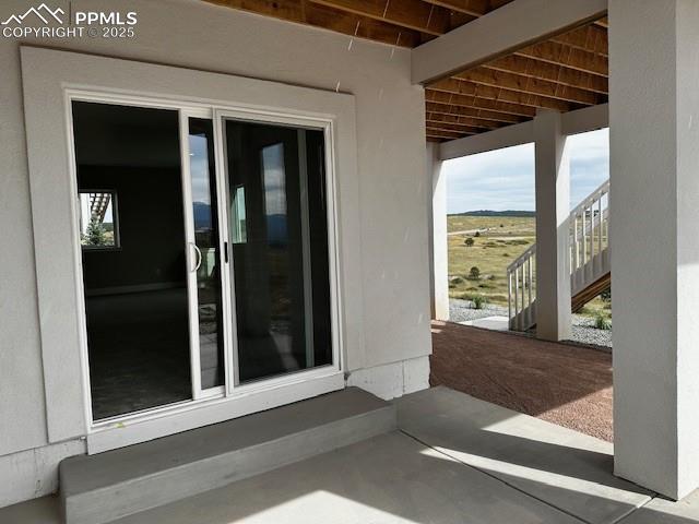 Image 25 of 30: Patio