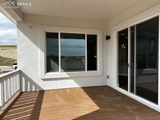 Image 26 of 30: Deck