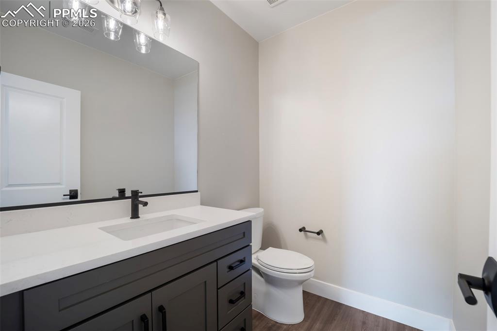 Image 37 of 48: Bathroom