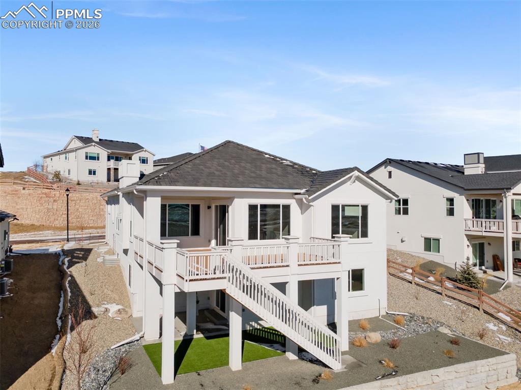 Image 48 of 48: Back of Structure