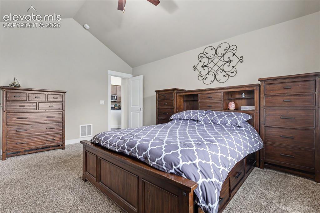 Image 13 of 40: Bedroom