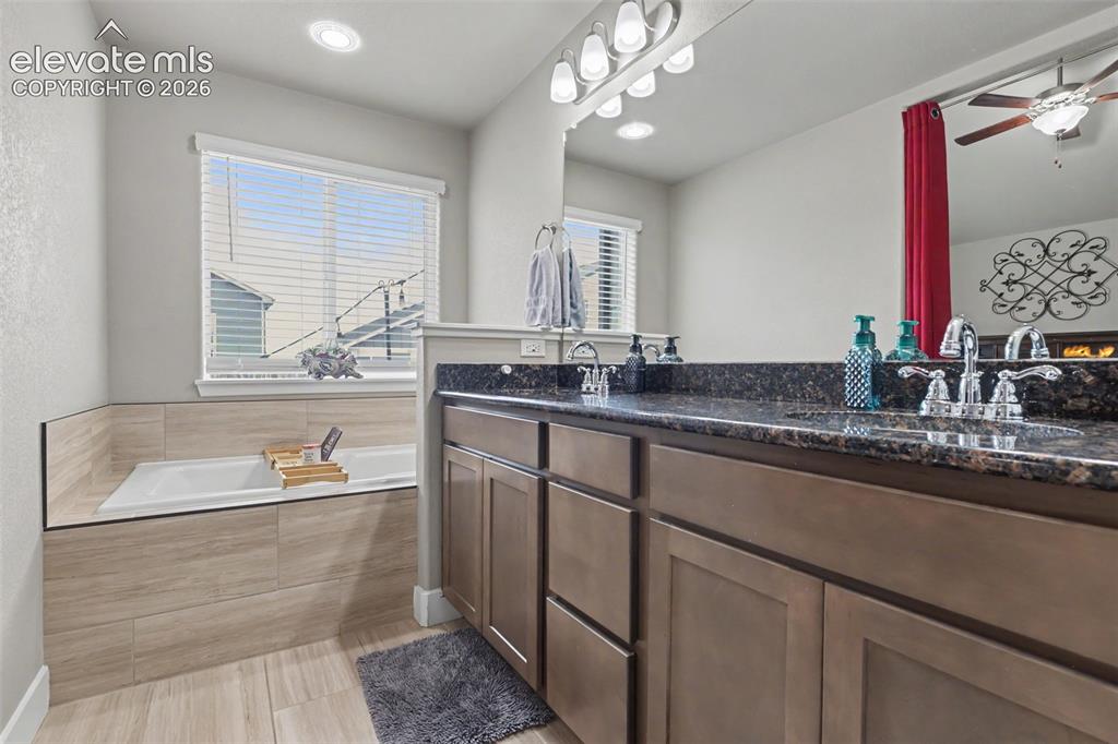 Image 15 of 40: Bathroom