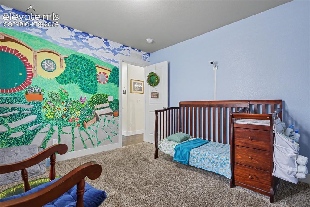 Image 19 of 40: Bedroom