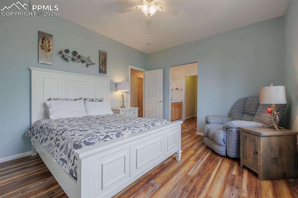 Image 18 of 36: Double vanity in primary bathroom