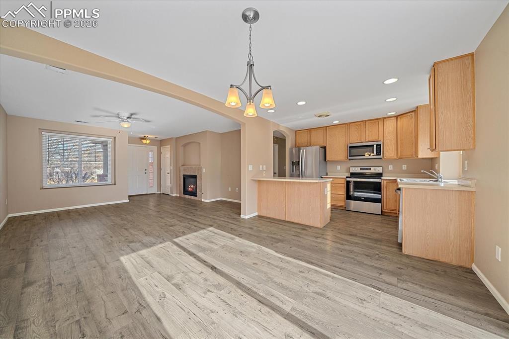 Image 11 of 26: Kitchen