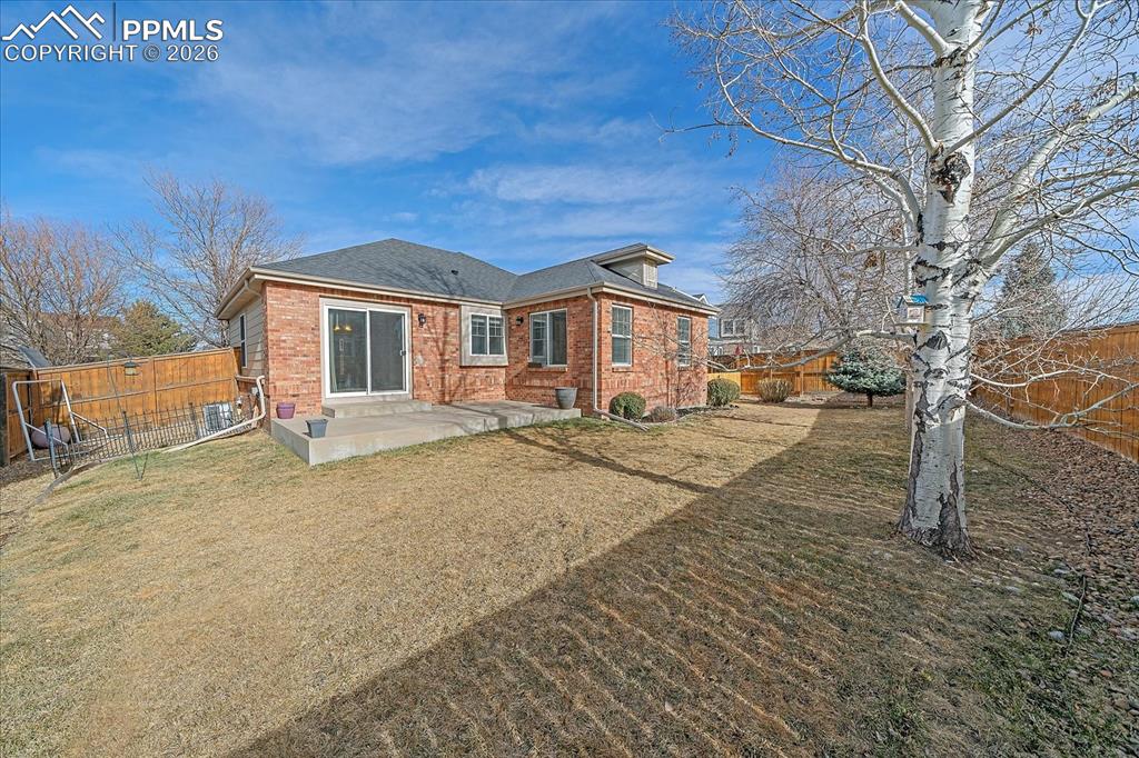 Image 20 of 26: Back of Structure