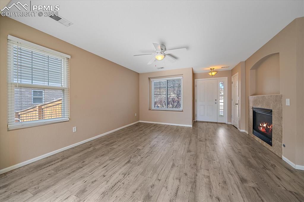 Image 4 of 26: Living Room