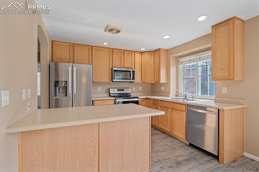 Image 8 of 26: Kitchen