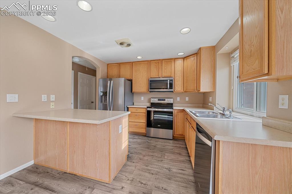 Image 9 of 26: Kitchen