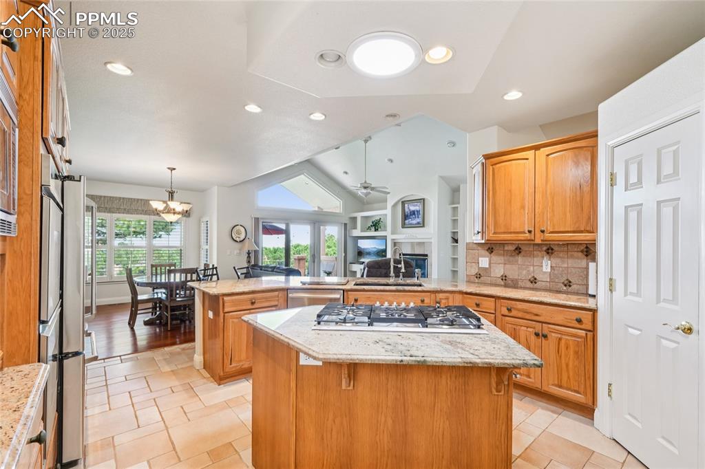 Image 12 of 47: Kitchen