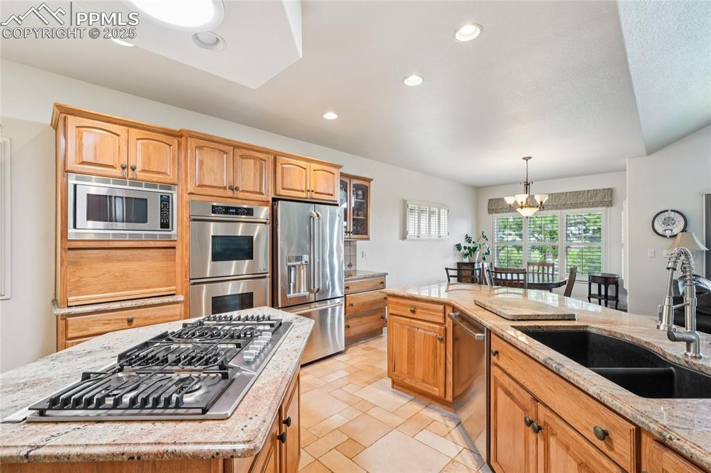 Image 13 of 47: Kitchen