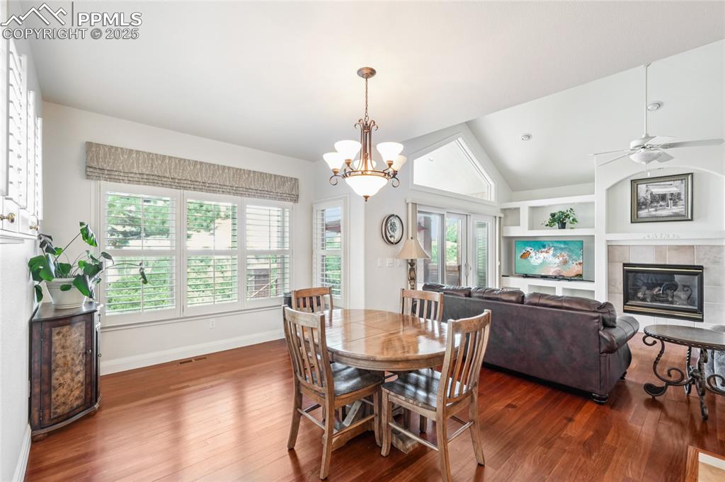 Image 17 of 47: Dining Area