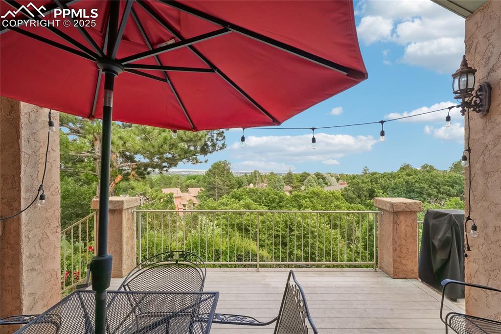 Image 43 of 47: Deck
