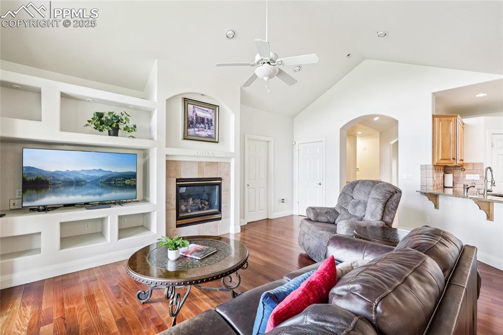 Image 9 of 47: Living Room