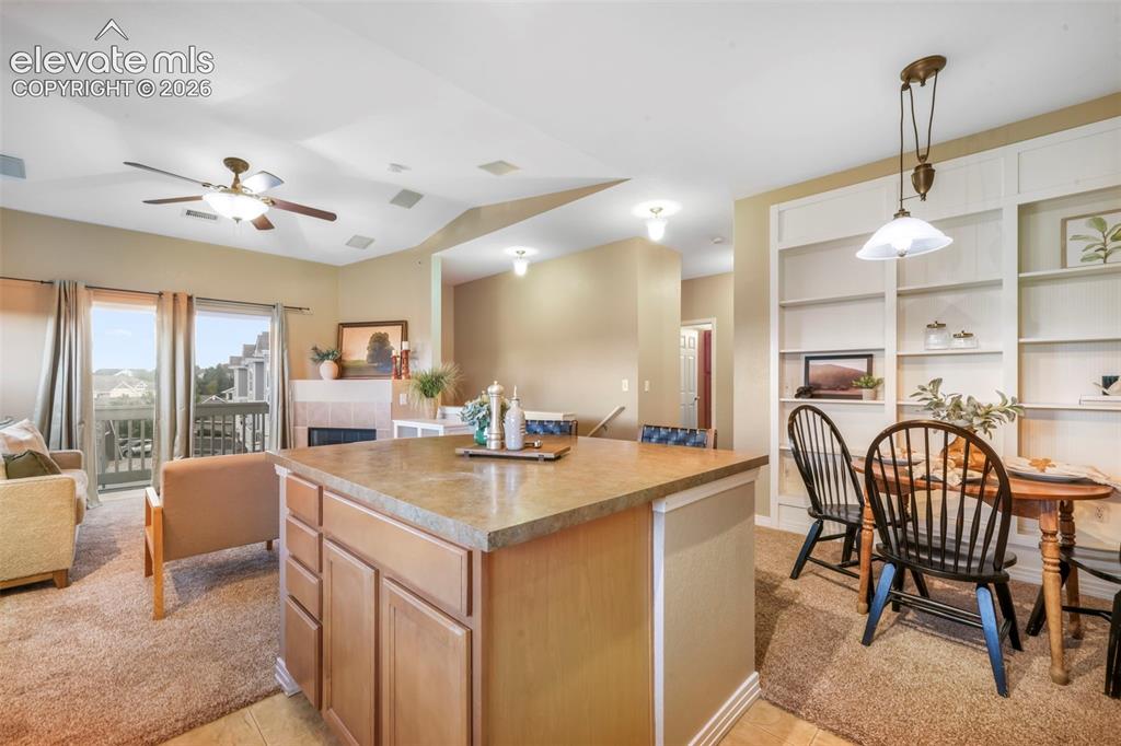 Image 12 of 50: Kitchen