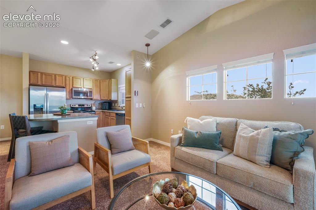 Image 8 of 50: Living Room