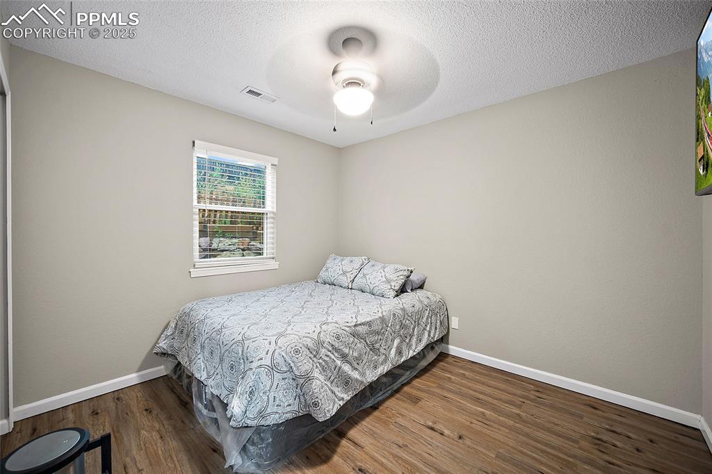 Image 17 of 38: Bedroom