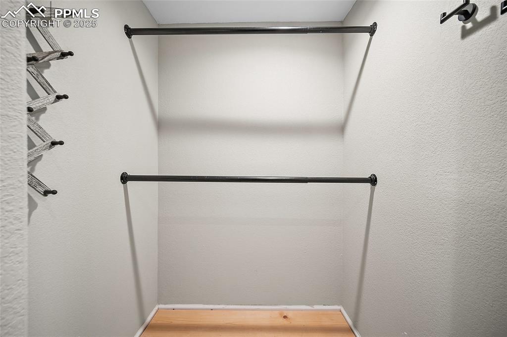 Image 20 of 38: Closet