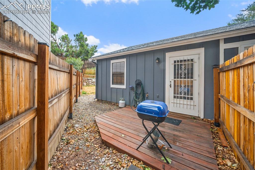 Image 25 of 38: Deck