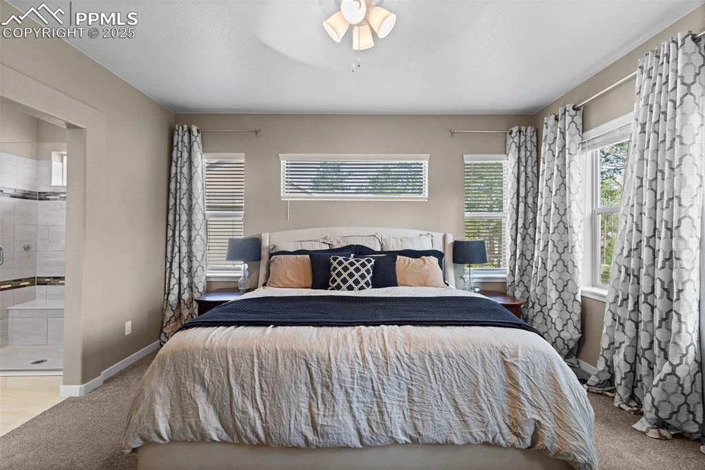 Image 20 of 40: En-suite bath attached