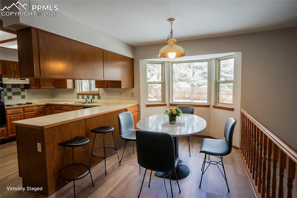 Image 16 of 44: Kitchen