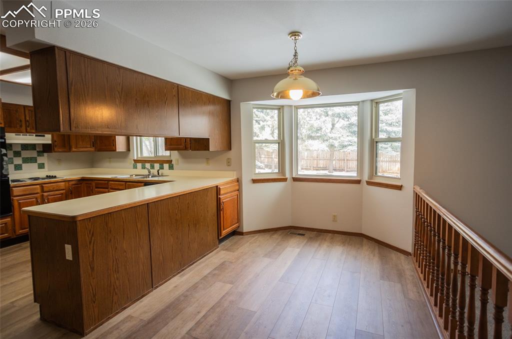 Image 18 of 44: Kitchen