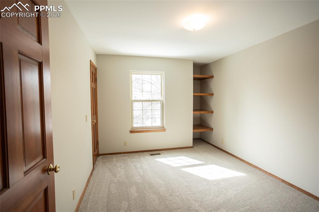 Image 32 of 44: Bedroom