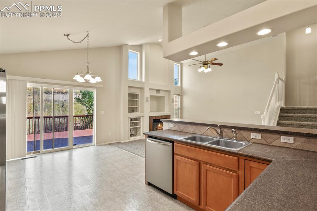 Image 11 of 49: Kitchen