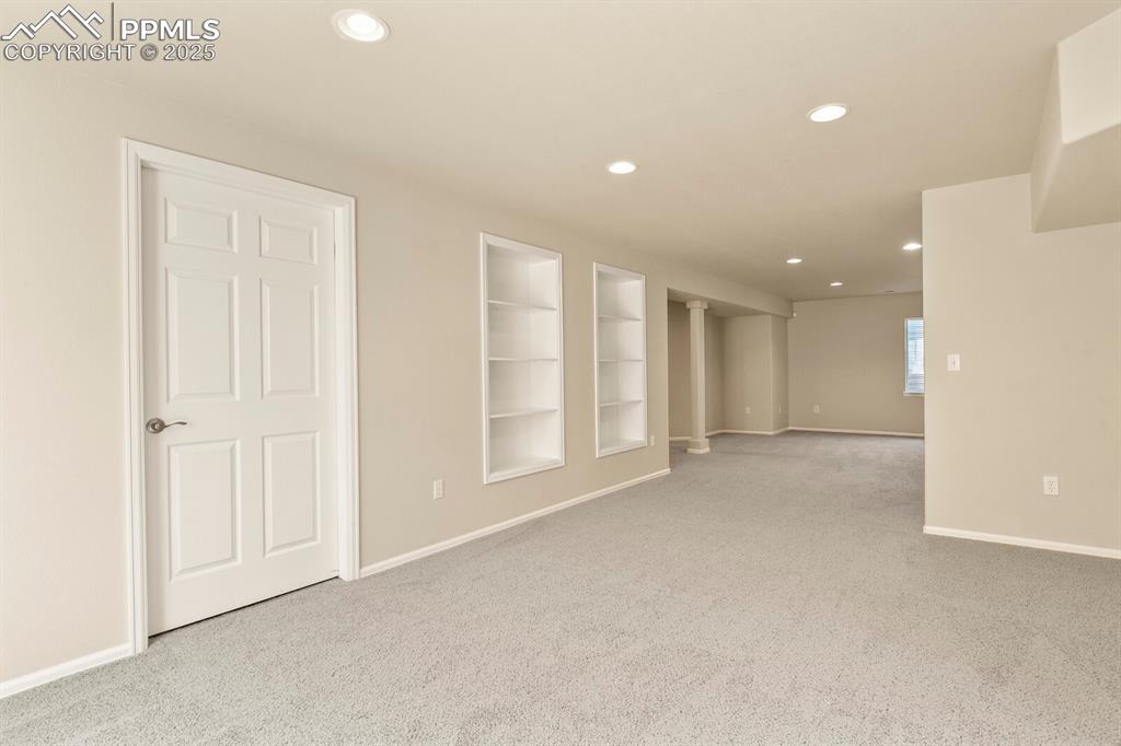 Image 35 of 49: Great Room
