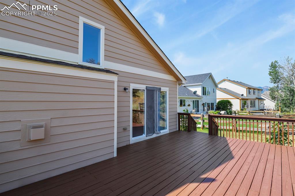 Image 43 of 49: Deck
