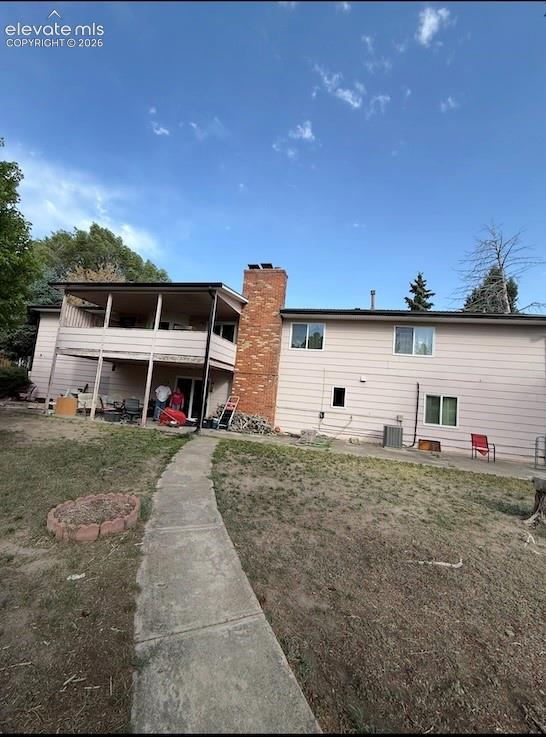 Image 2 of 7: Back of Structure