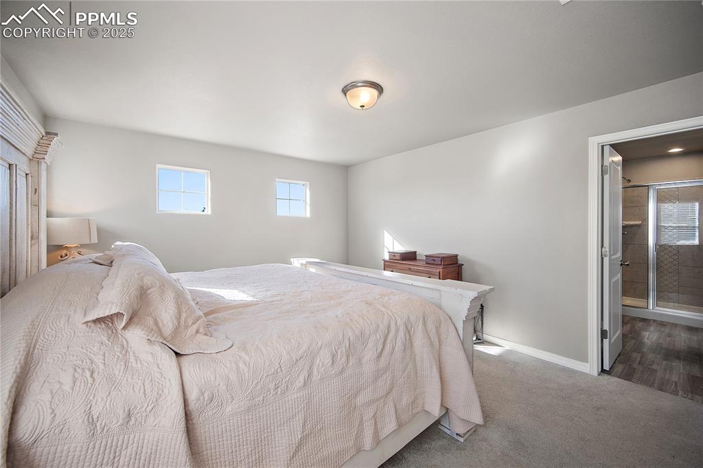 Image 20 of 36: Bedroom