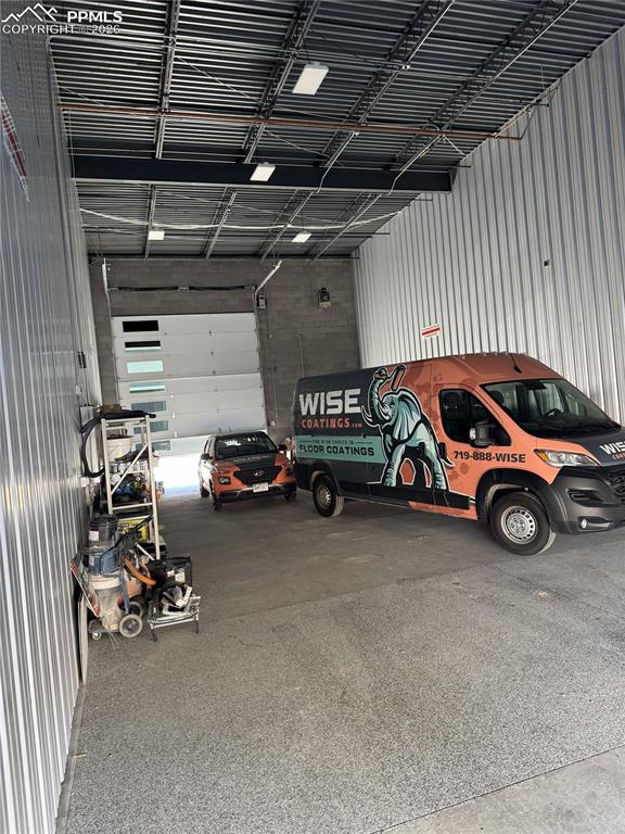 Image 5 of 9: B103 & B118