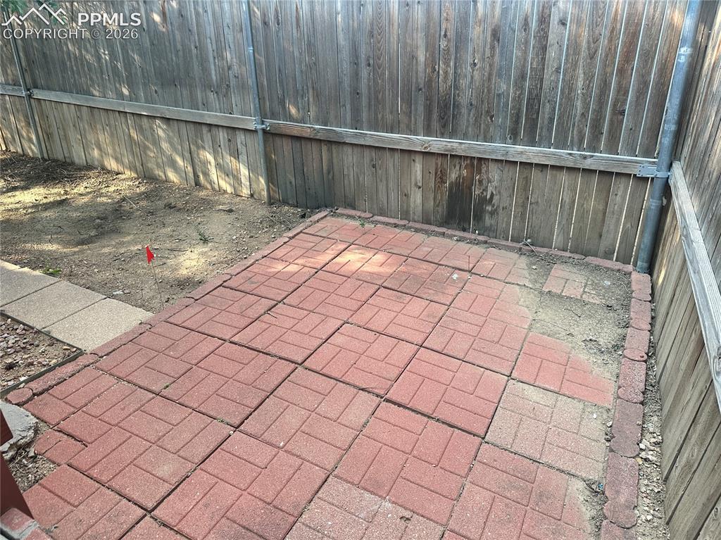 Image 26 of 27: Patio