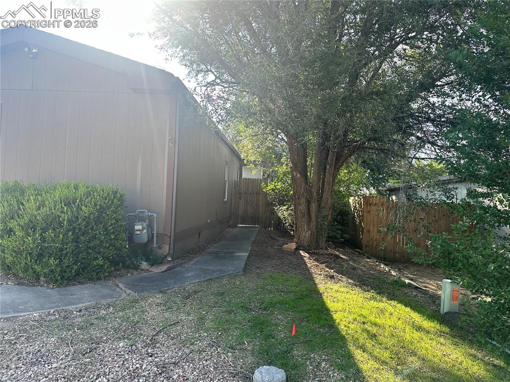 Image 4 of 23: Back of Structure