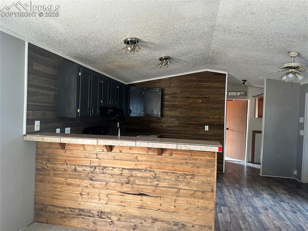 Image 8 of 23: Kitchen