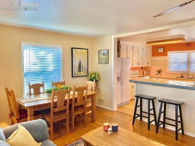 Image 14 of 31: Dining Area