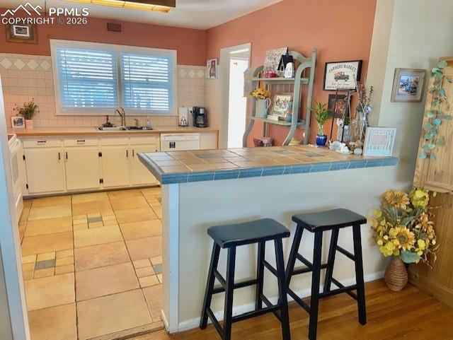 Image 16 of 31: Kitchen