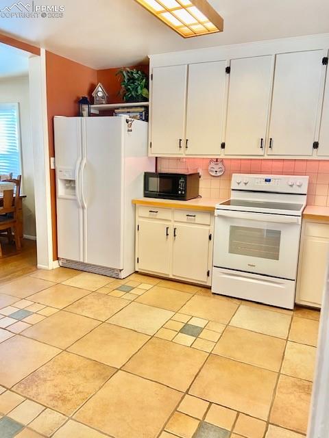 Image 20 of 31: Kitchen